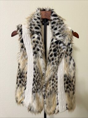 XOXO Faux Fur Vest in Cream, Black & Tan